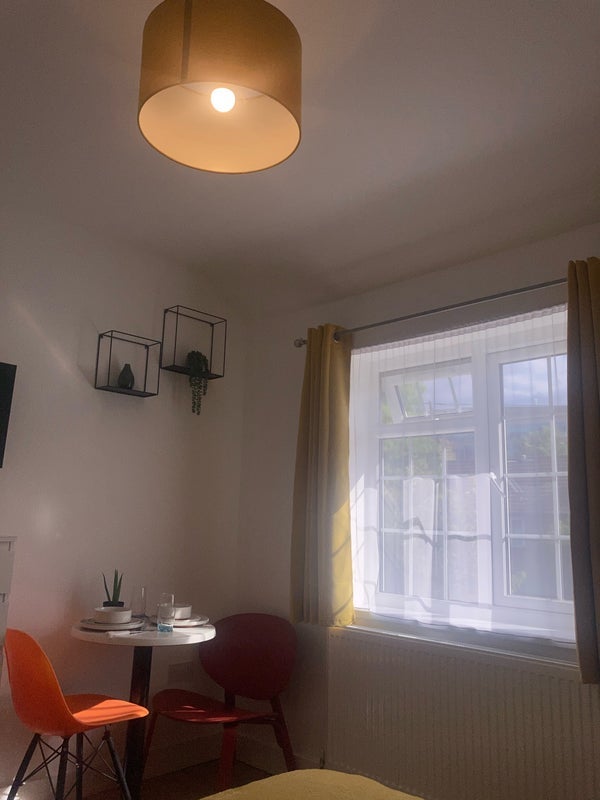 Room Bentworth Road in Greater London