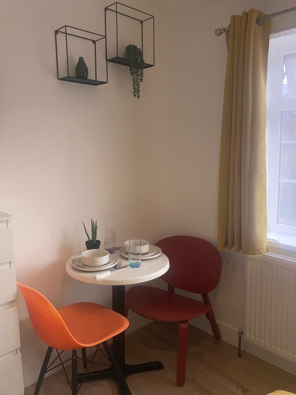 Room Bentworth Road in Greater London
