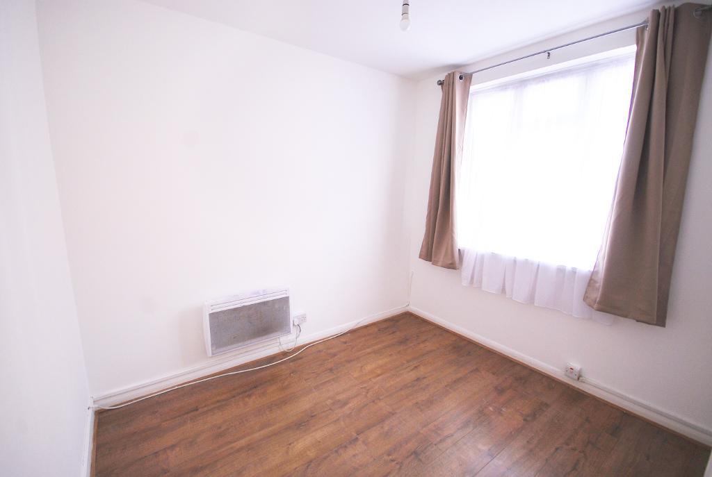 Flat London Road in Greater London