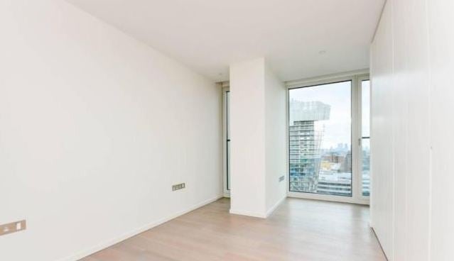 Flat Hatfields in Greater London