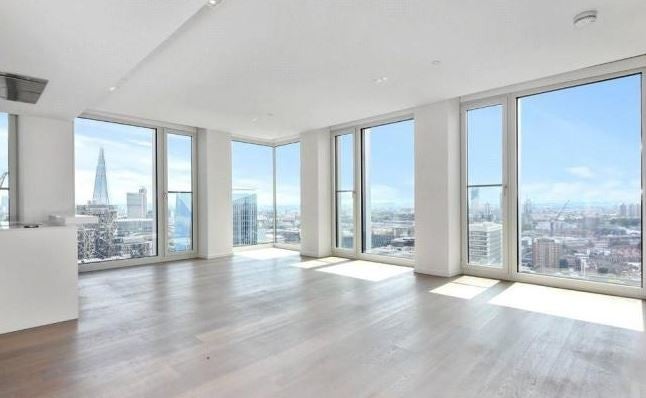 Flat Hatfields in Greater London