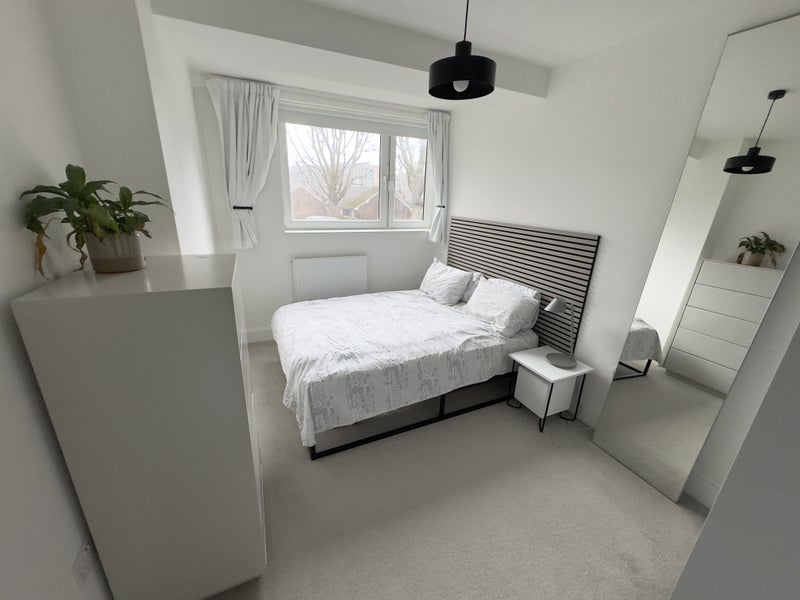 Room Tenda Road in Greater London