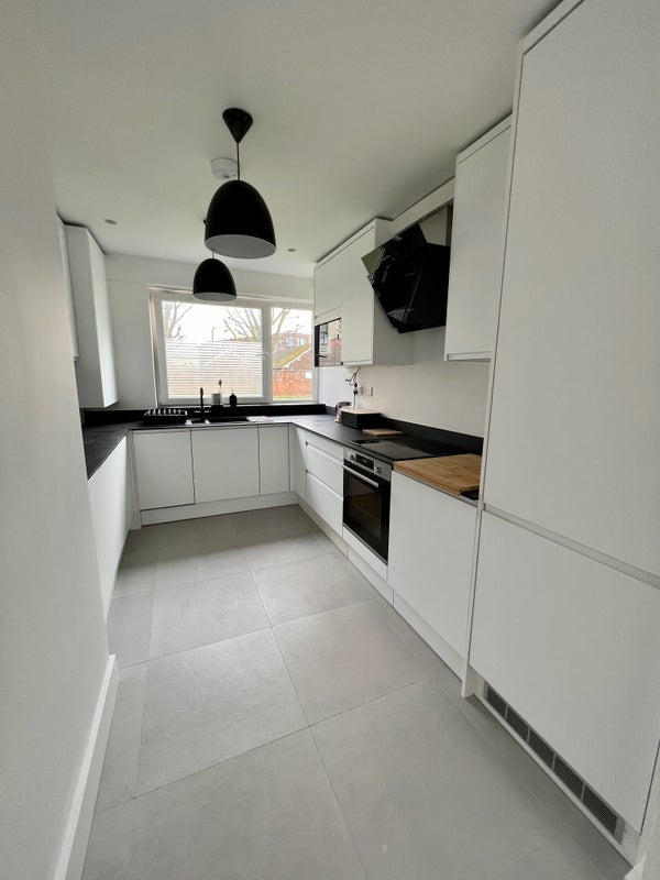 Room Tenda Road in Greater London