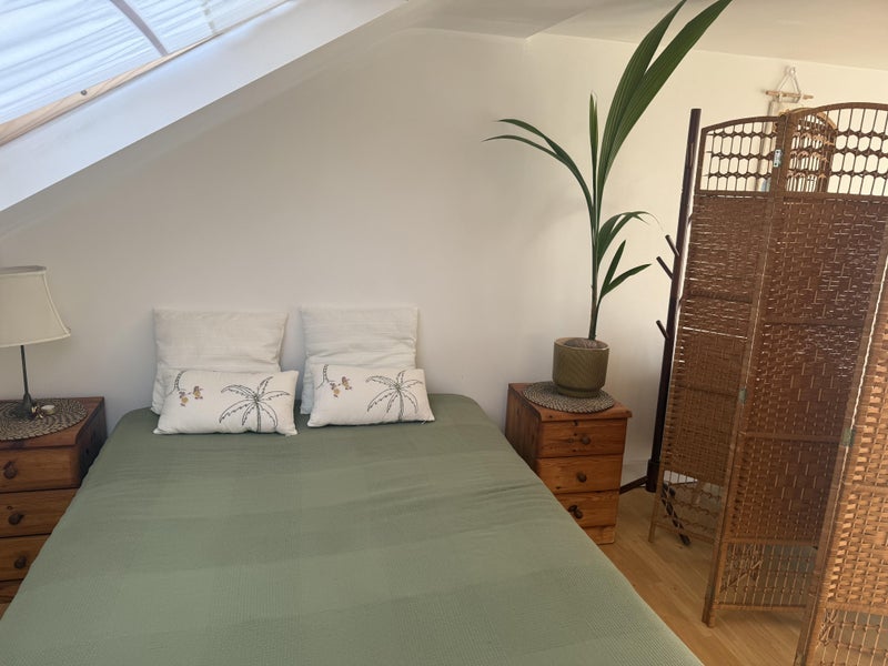 Room Sherington Road in Greater London