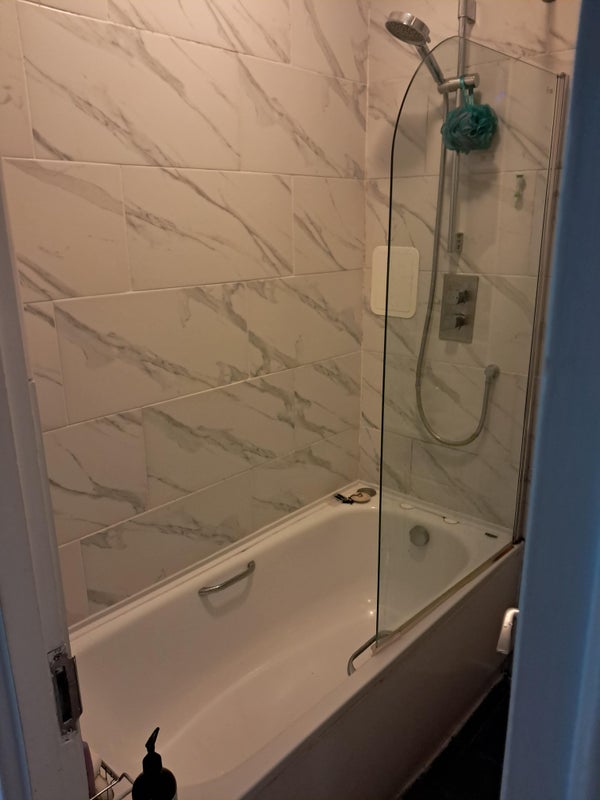 Room Homerton Road in Greater London