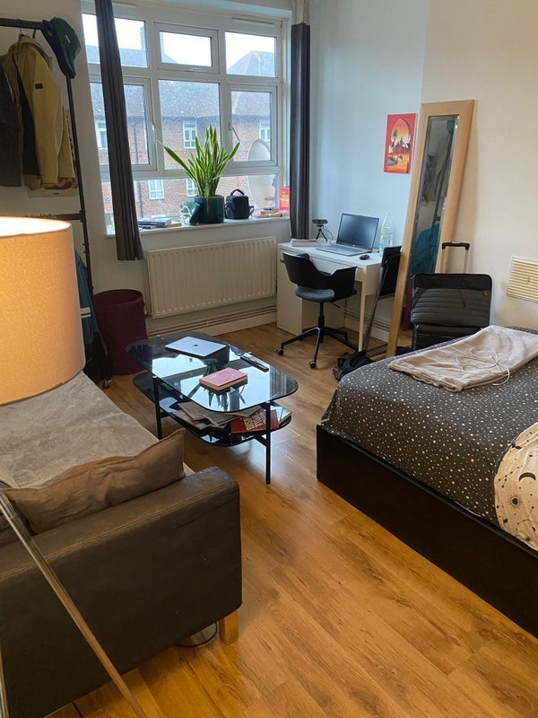 Room Homerton Road in Greater London