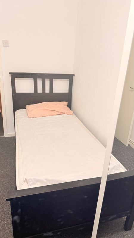Room Abbott Road in Greater London