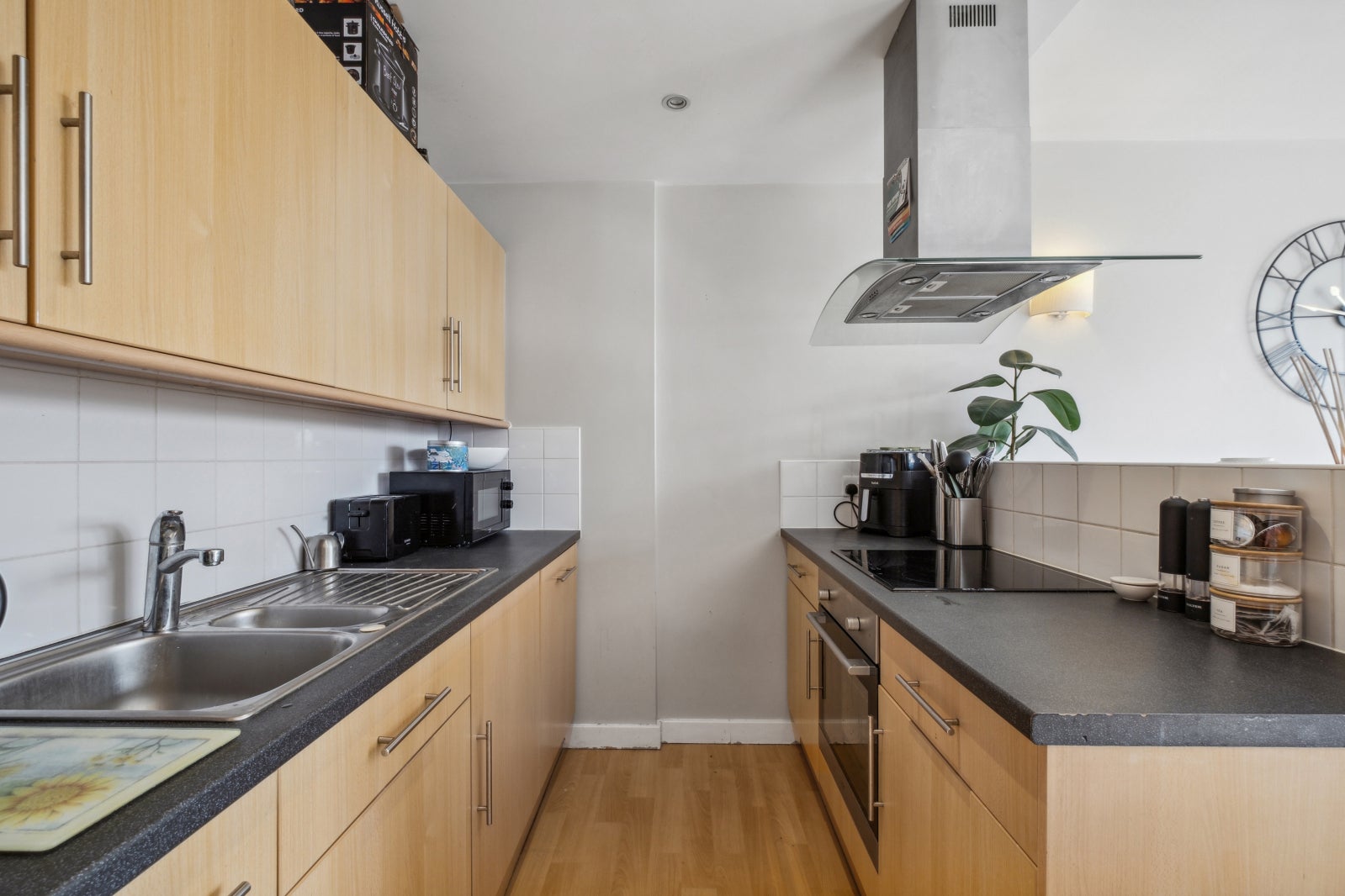 Flat Battersea Park Road in Greater London