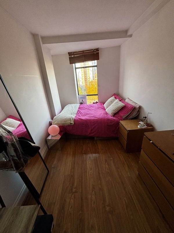 Flat Valentia Place in Greater London