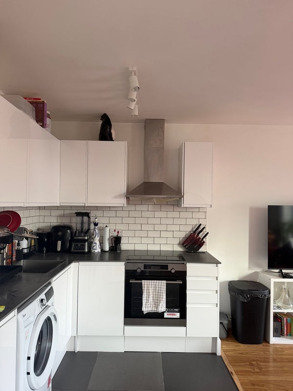 Flat Valentia Place in Greater London