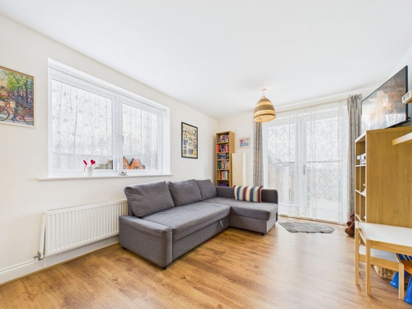 Flat Ruhemann Street in Reading