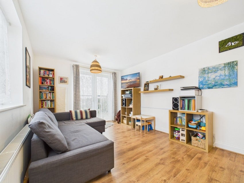 Flat Ruhemann Street in Reading