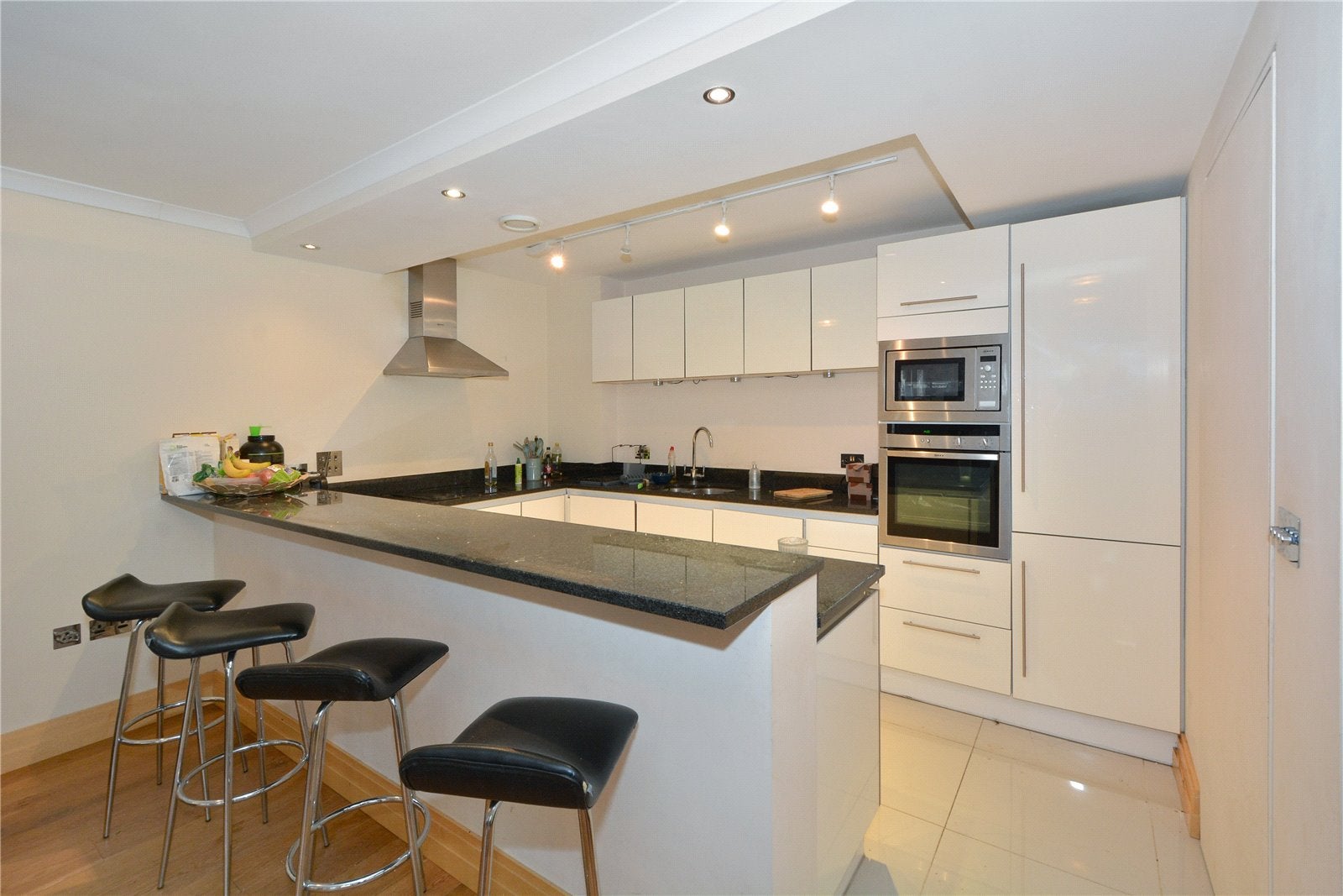 Flat Queen's Terrace in City of Westminster