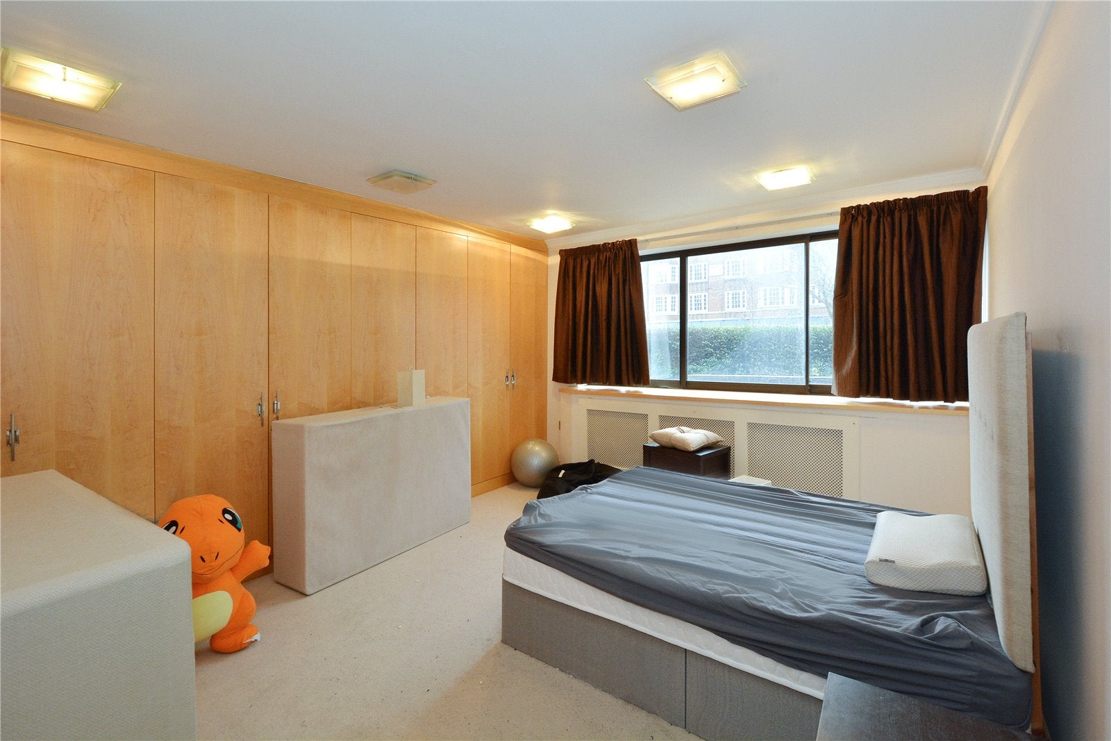 Flat Queen's Terrace in City of Westminster