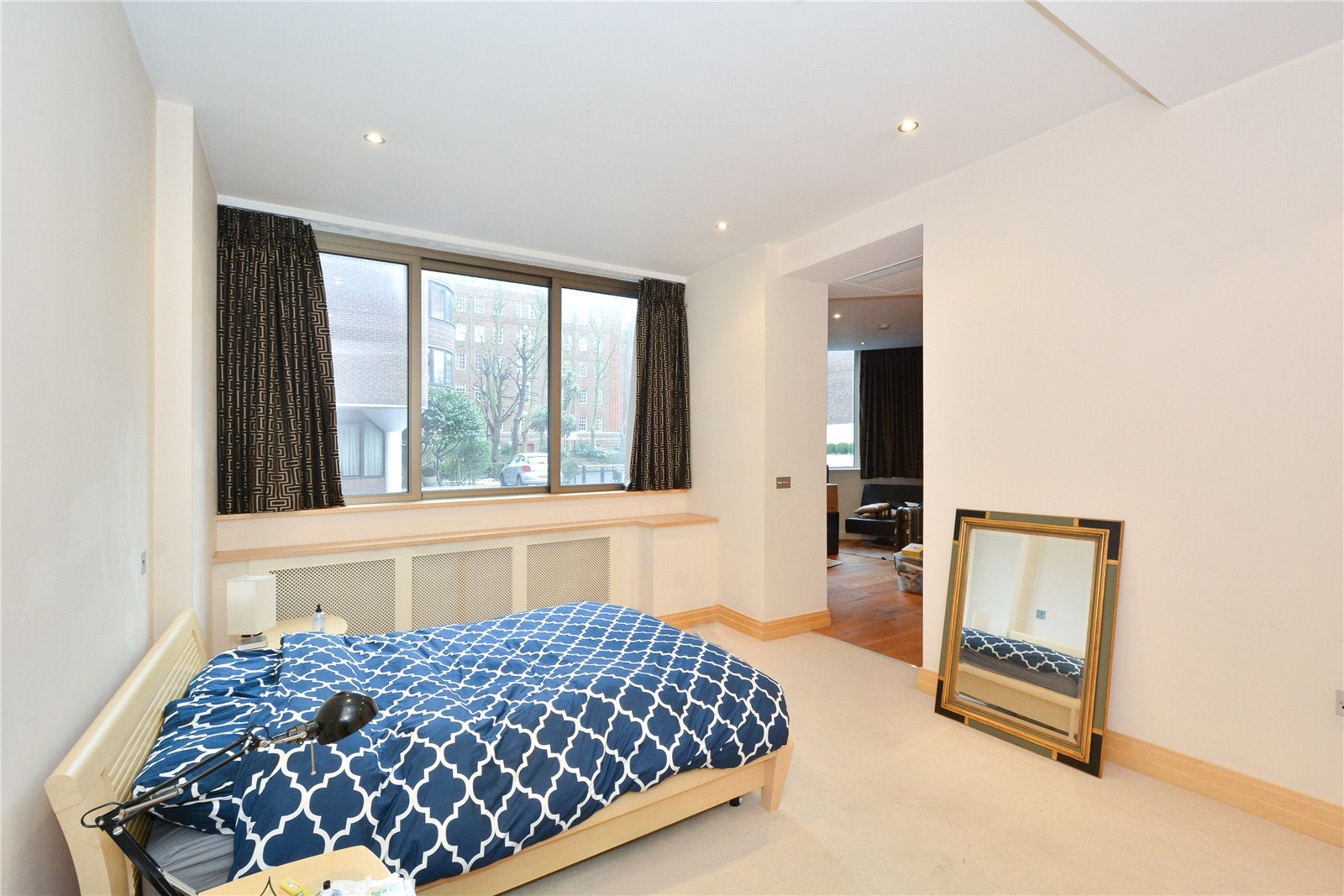 Flat Queen's Terrace in City of Westminster