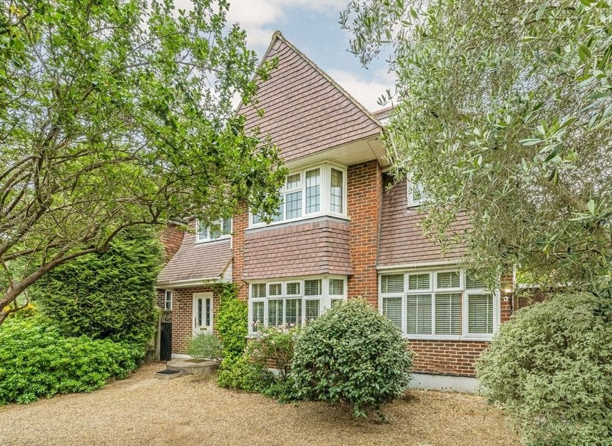 House Albion Road in Greater London
