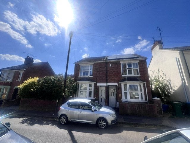 Flat Eastern Street in Aylesbury