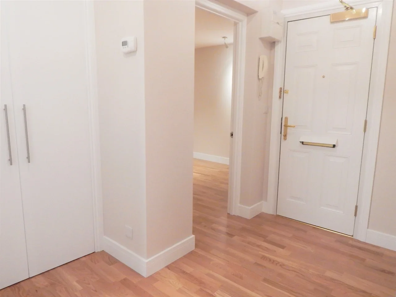 Flat Tintern Close in Greater London