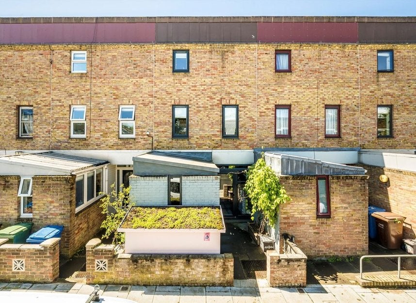House Howbury Road in Greater London