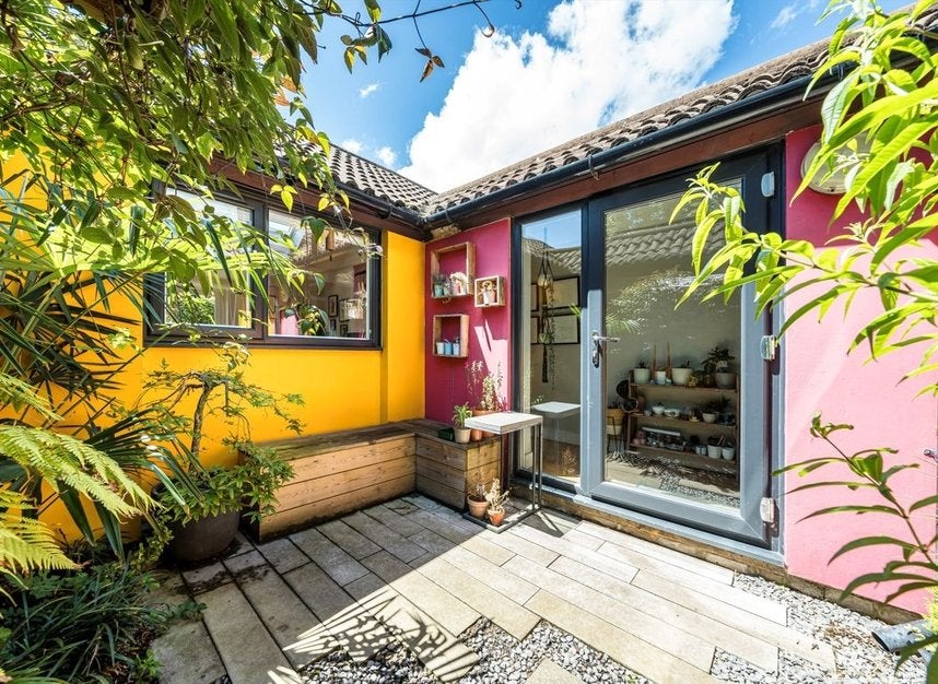 House Howbury Road in Greater London