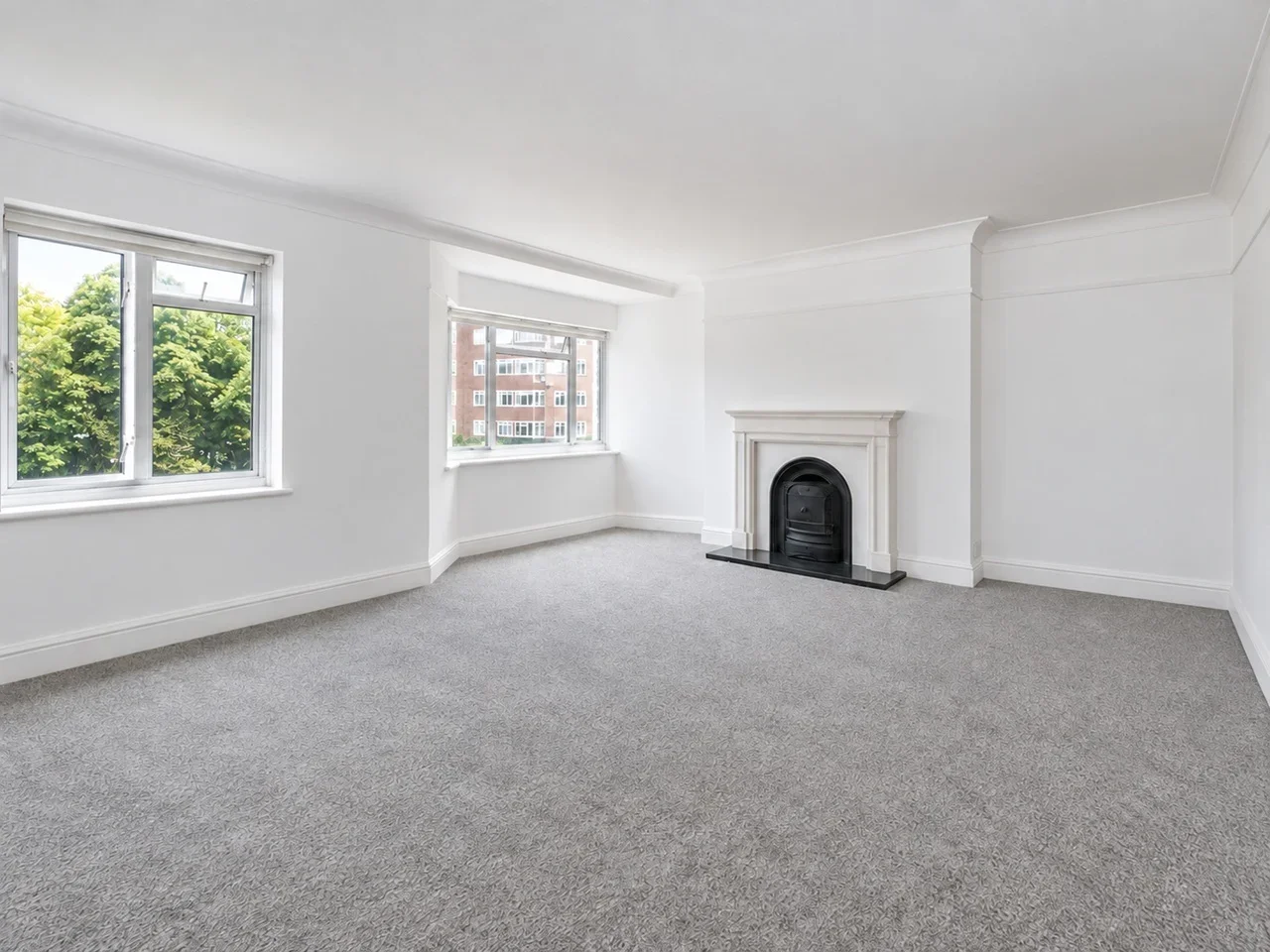 Flat Queen's Road in Greater London