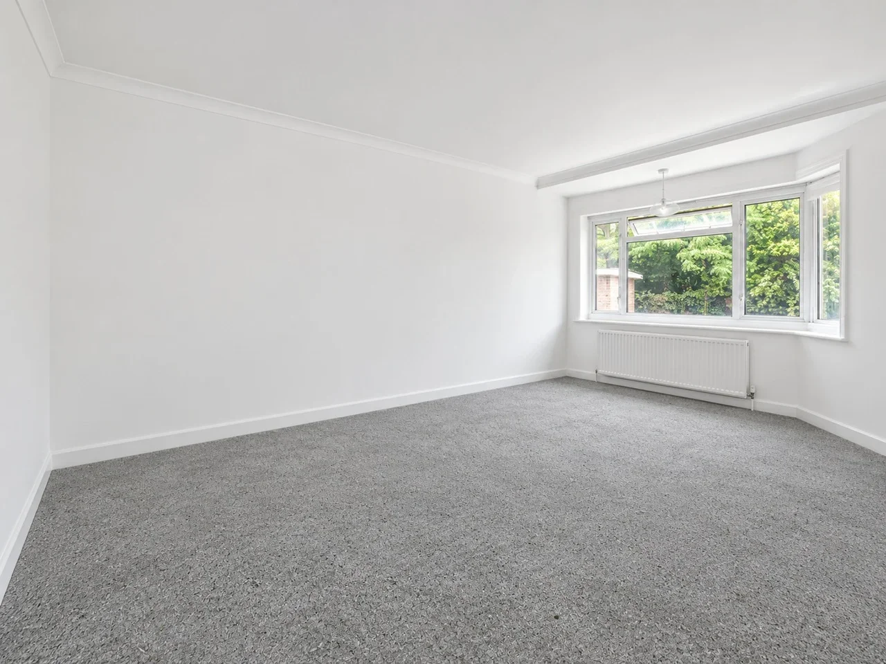 Flat Queen's Road in Greater London