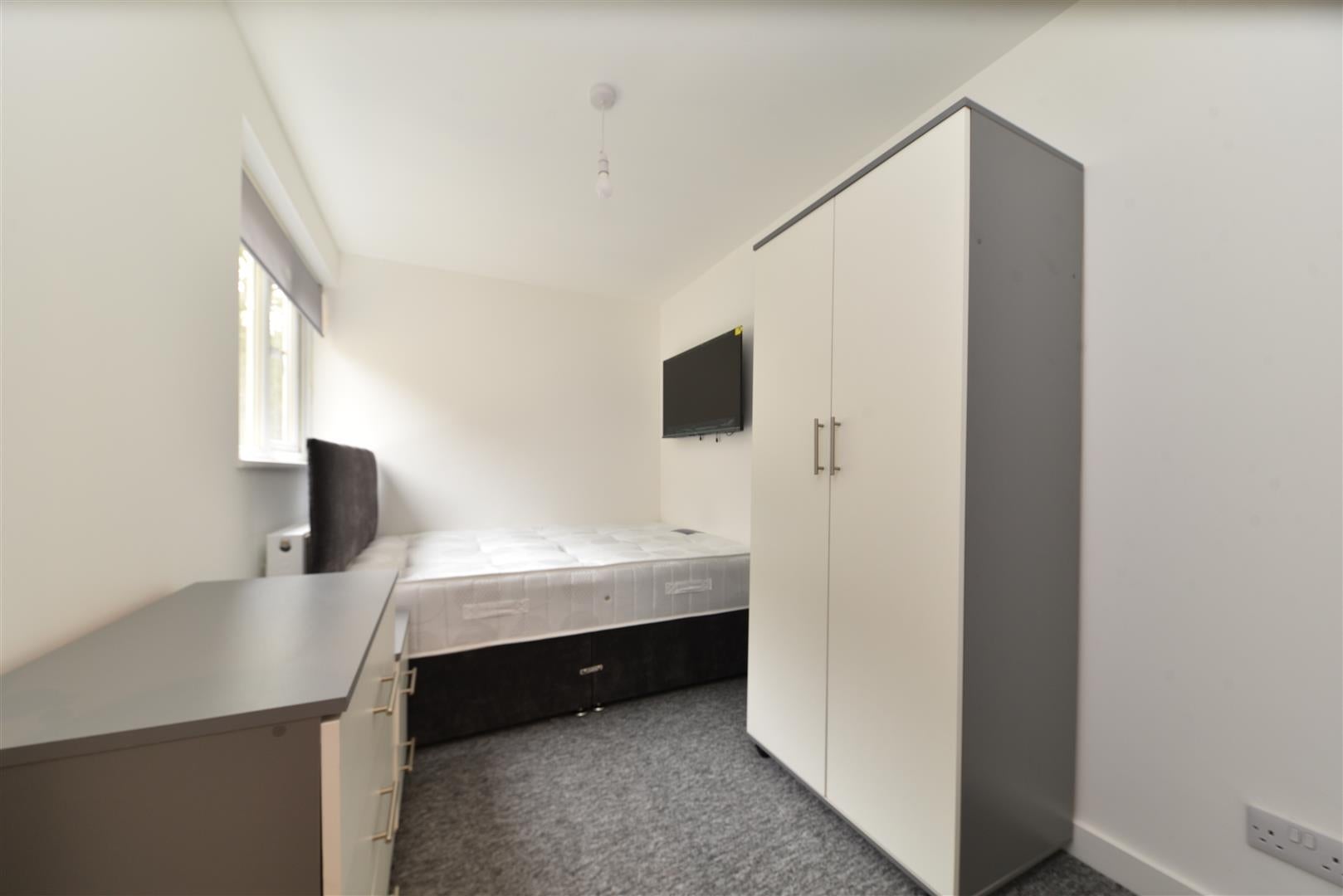 Room Ely Close in Stevenage