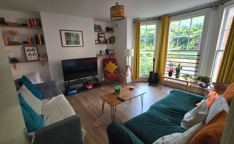 Room Durley Road in Greater London