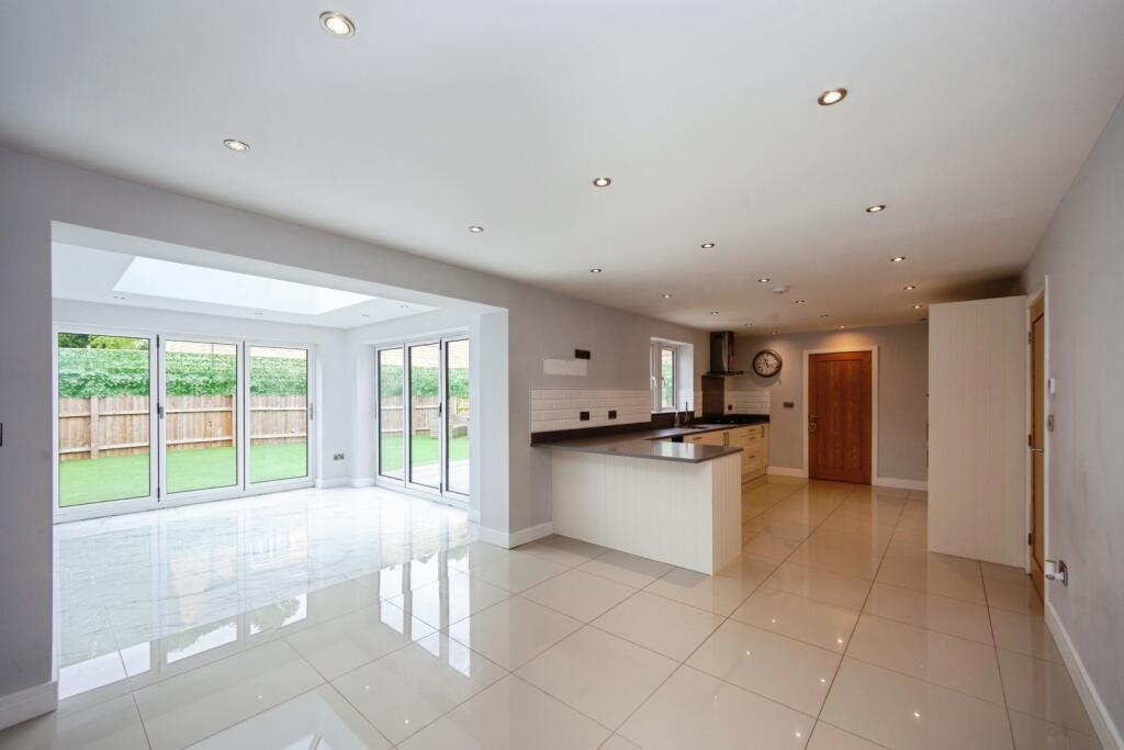 House Orchard Wells in Wickersley