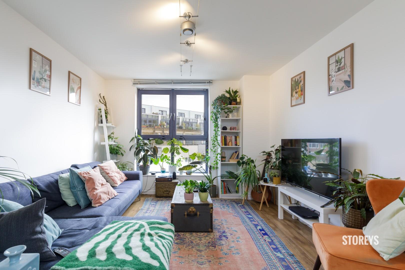 Flat Mare Street in Greater London