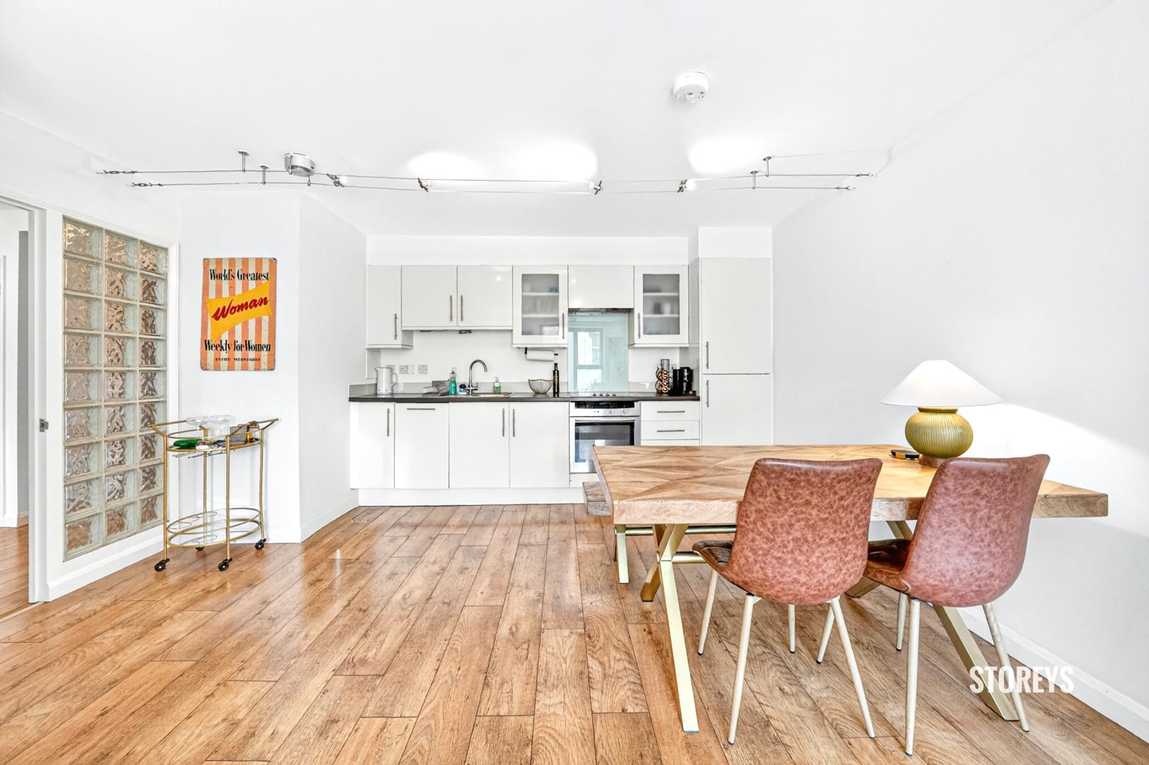 Flat Mare Street in Greater London