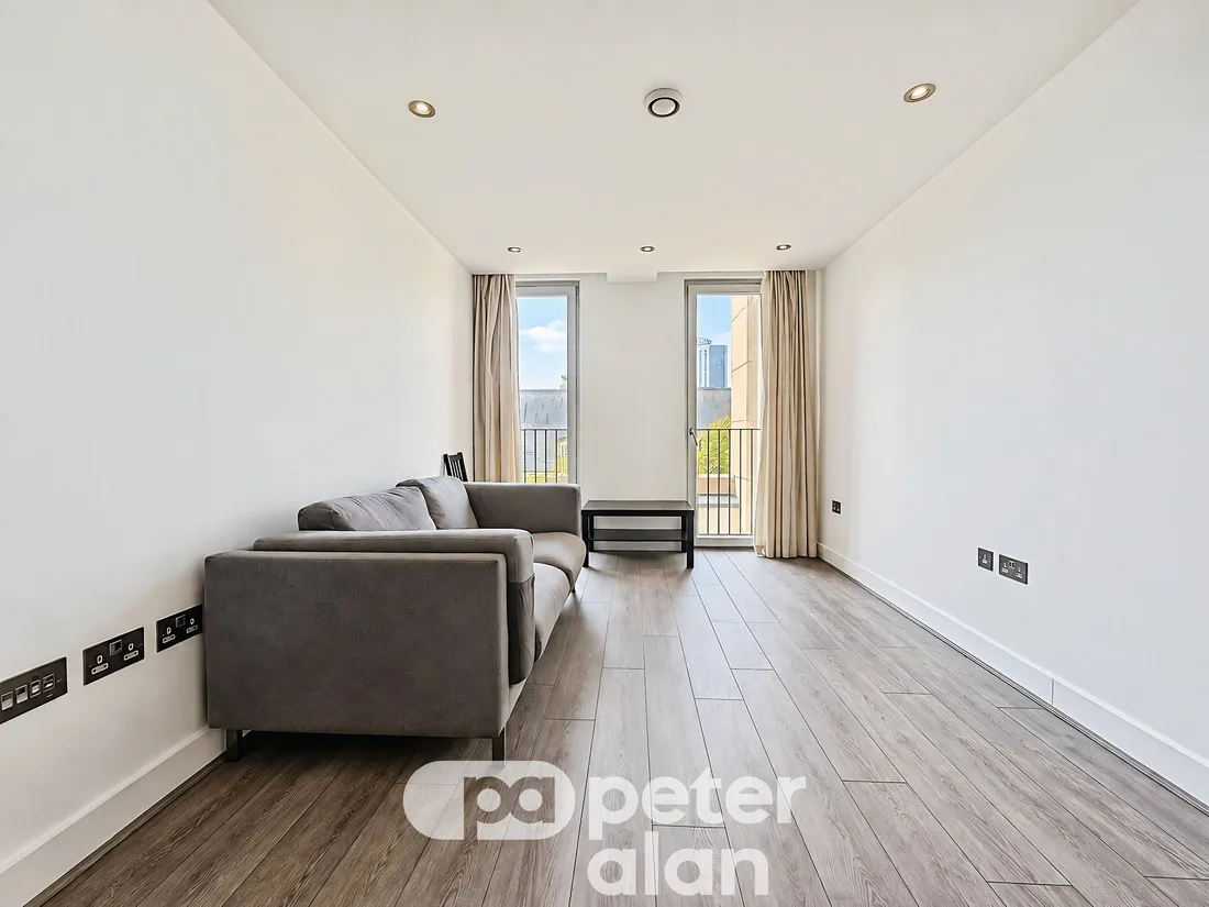 Flat Grand Arcade in Cardiff