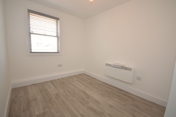 Flat College Place in Southampton