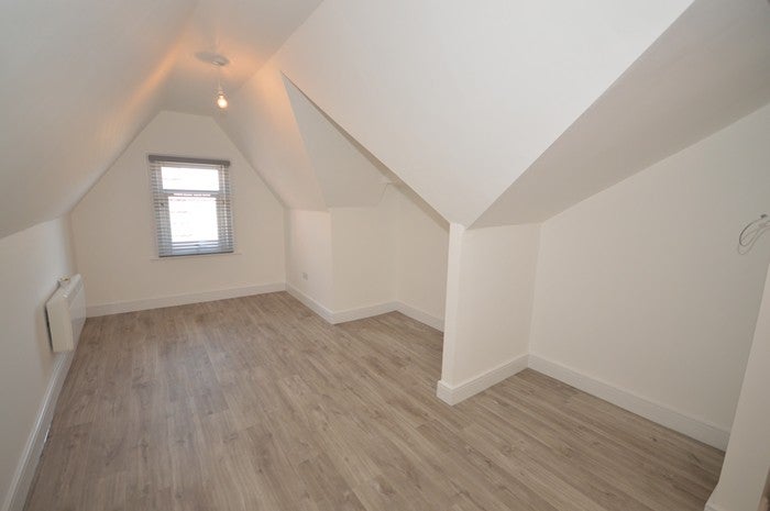 Flat College Place in Southampton