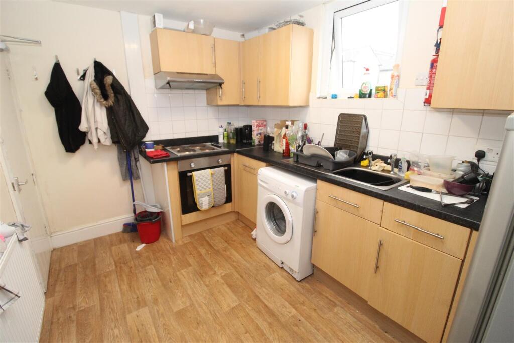Flat Crwys Road in Cardiff