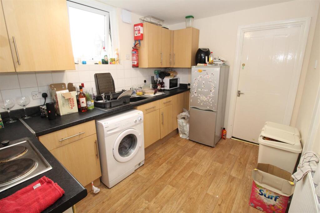 Flat Crwys Road in Cardiff