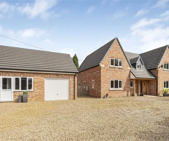 House Spring Close in Moulton