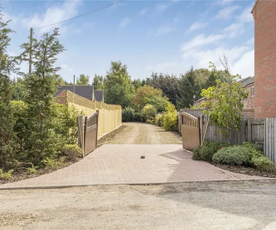 House Spring Close in Moulton