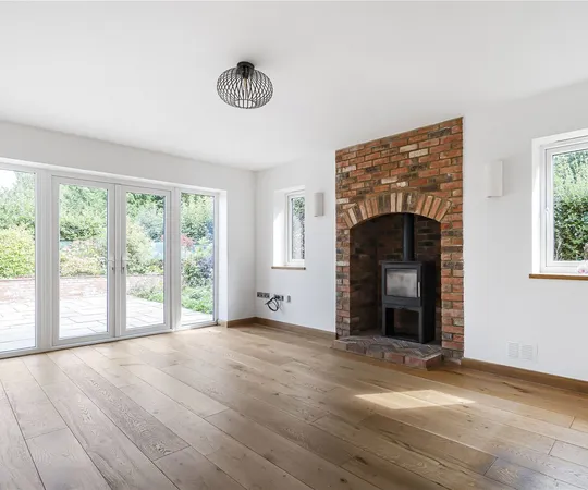 House Spring Close in Moulton