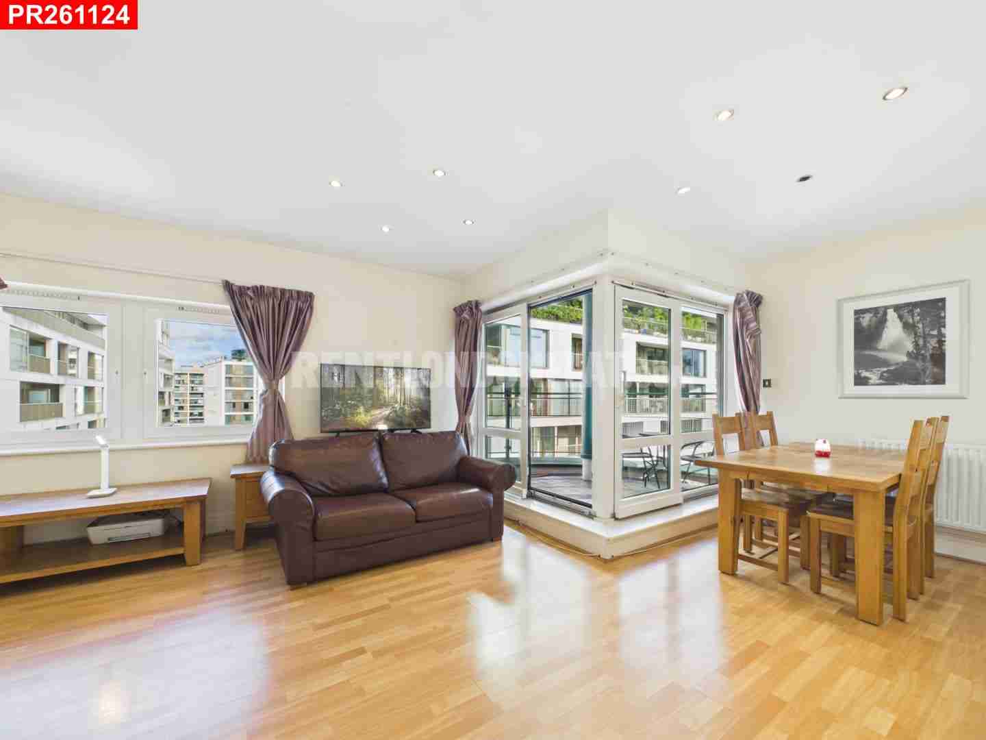 Flat Warwick Gardens in Greater London