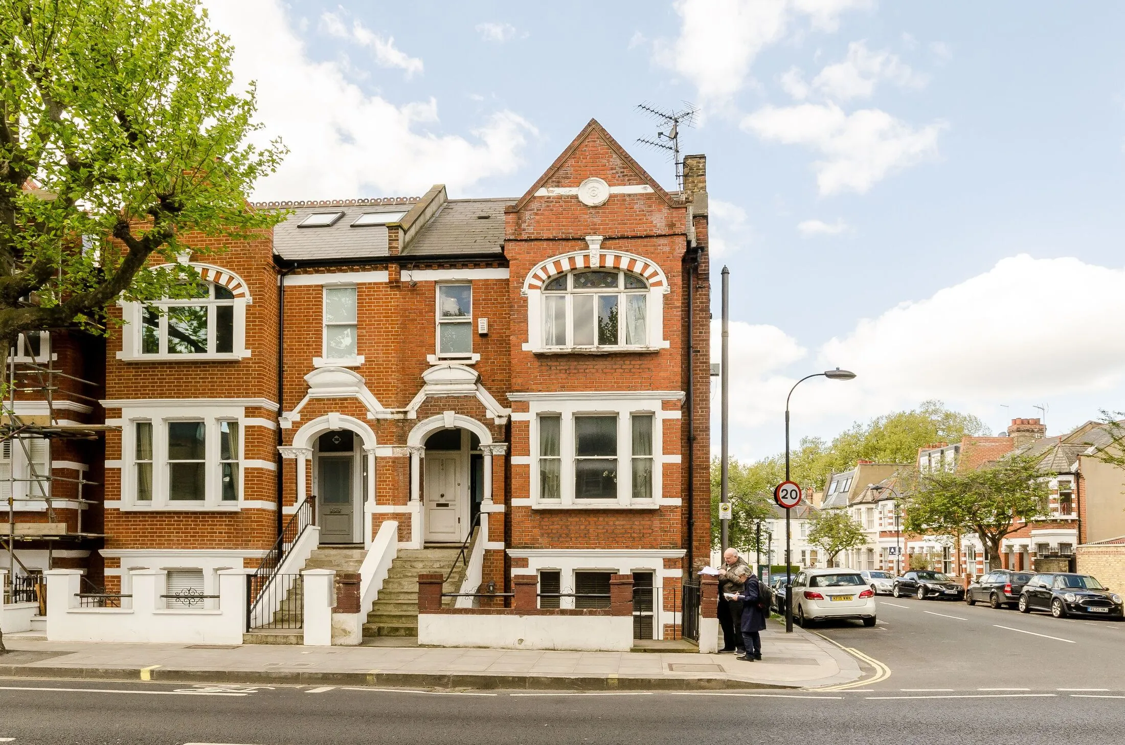 Flat Hugon Road in Greater London