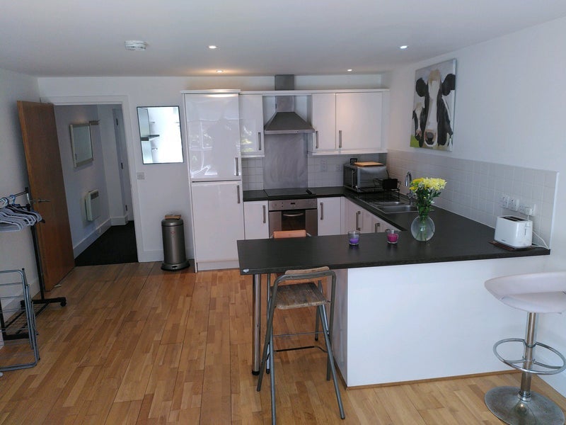Room Cross Street in Charnwood