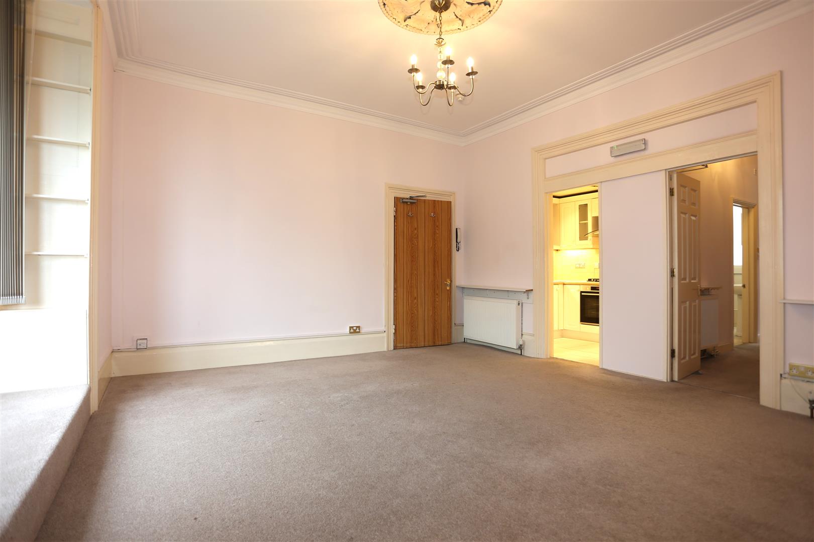 Flat Marine Square in Brighton