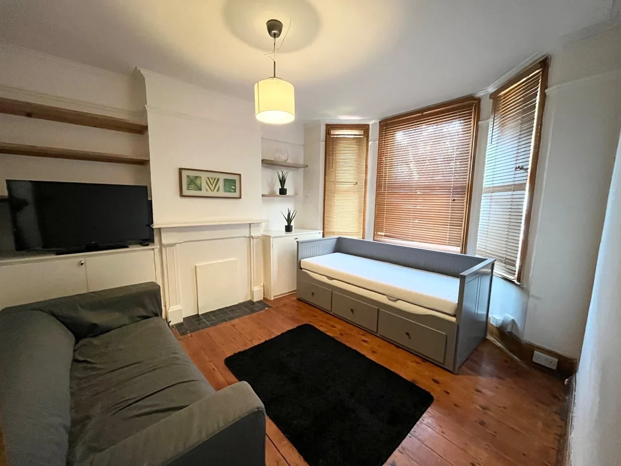 Flat Oxford Avenue in Greater London