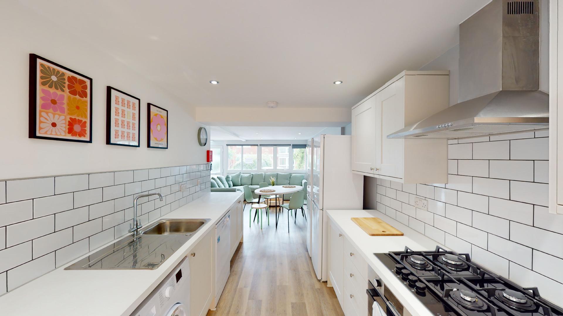 Flat Yew Tree Close in Exeter
