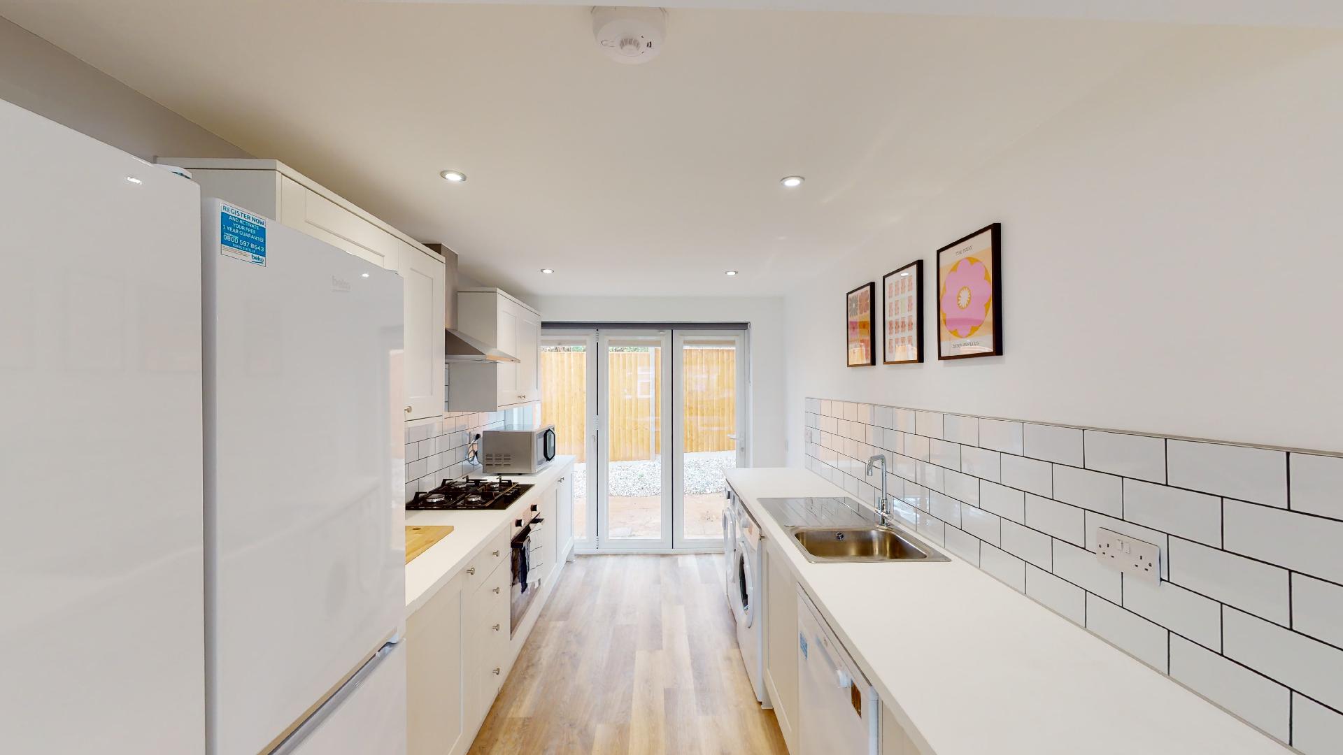 Flat Yew Tree Close in Exeter