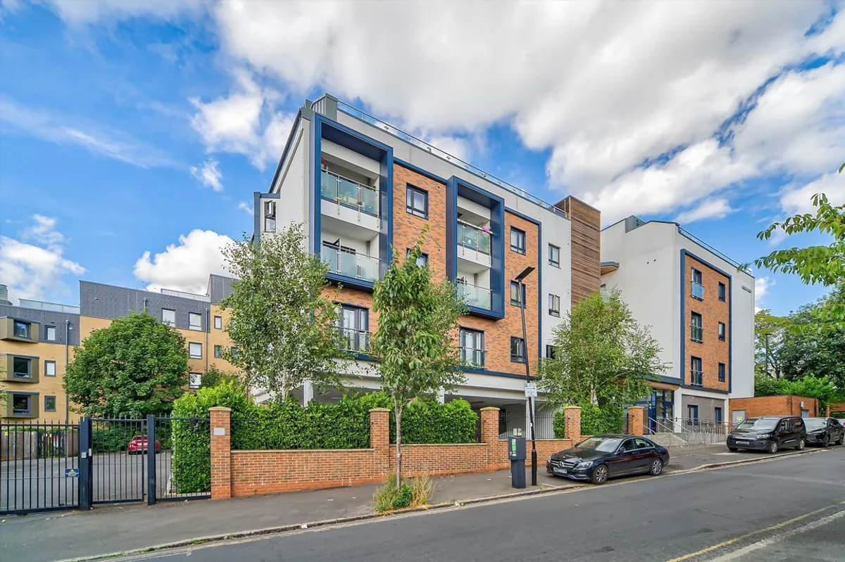 Flat Sidmouth Avenue in Greater London