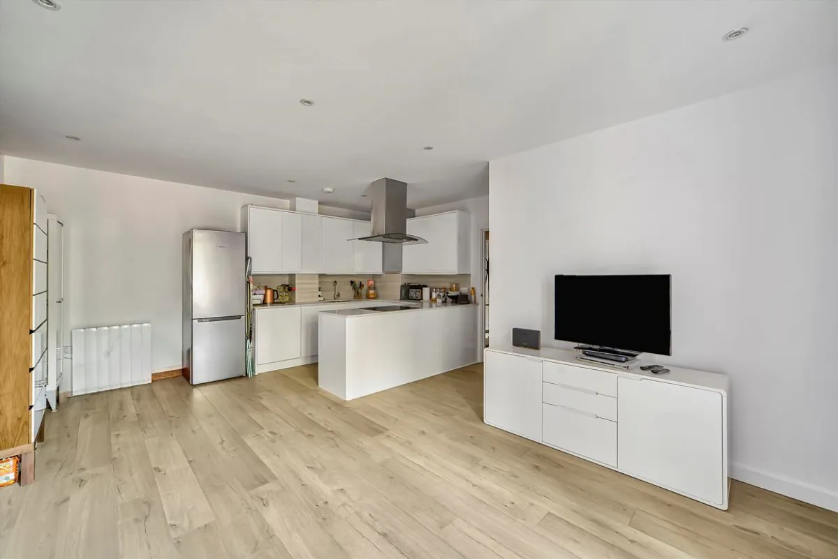 Flat Sidmouth Avenue in Greater London