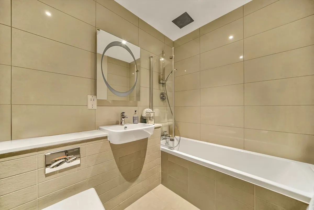 Flat Sidmouth Avenue in Greater London
