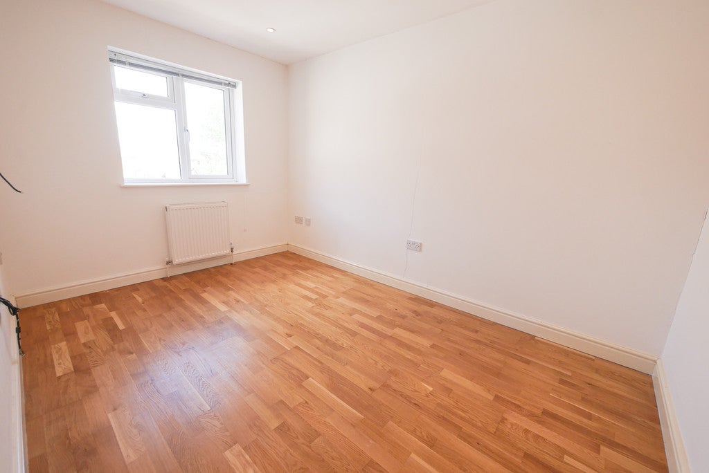 Flat Granville Road in Greater London
